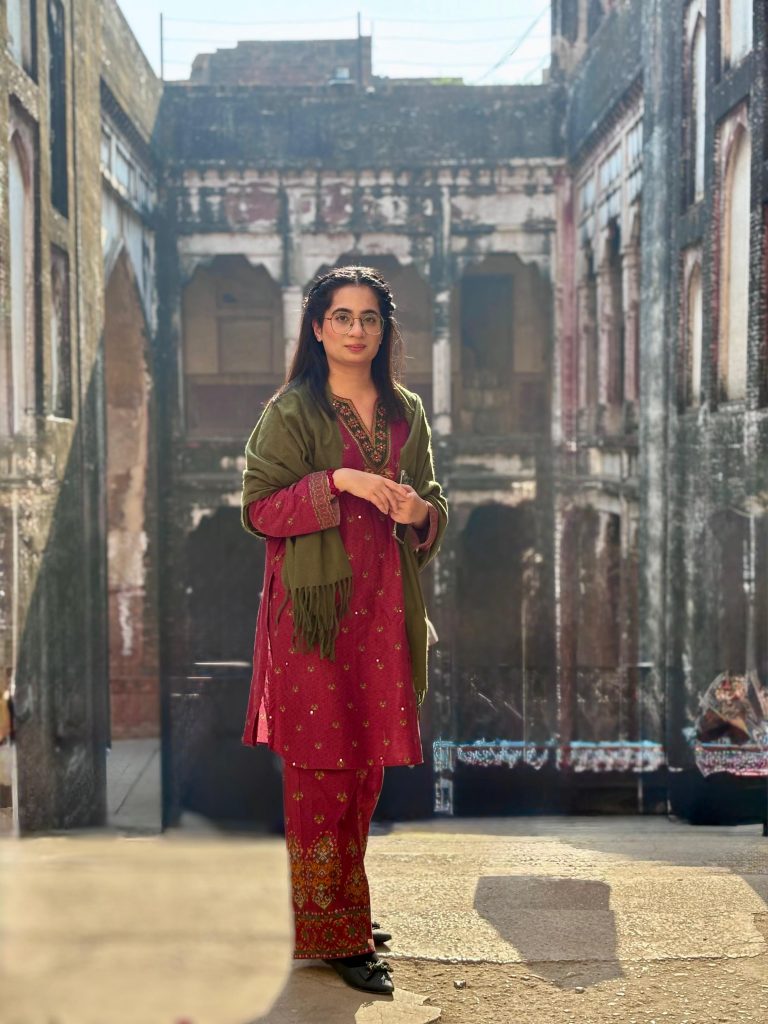 Dr. Komal Farrukh